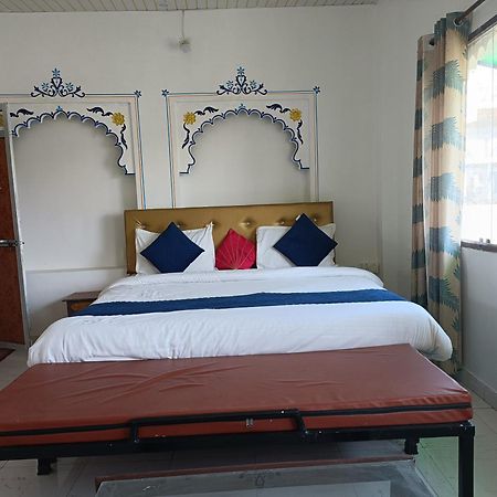 The Hostel Crown Udaipur Bilik gambar