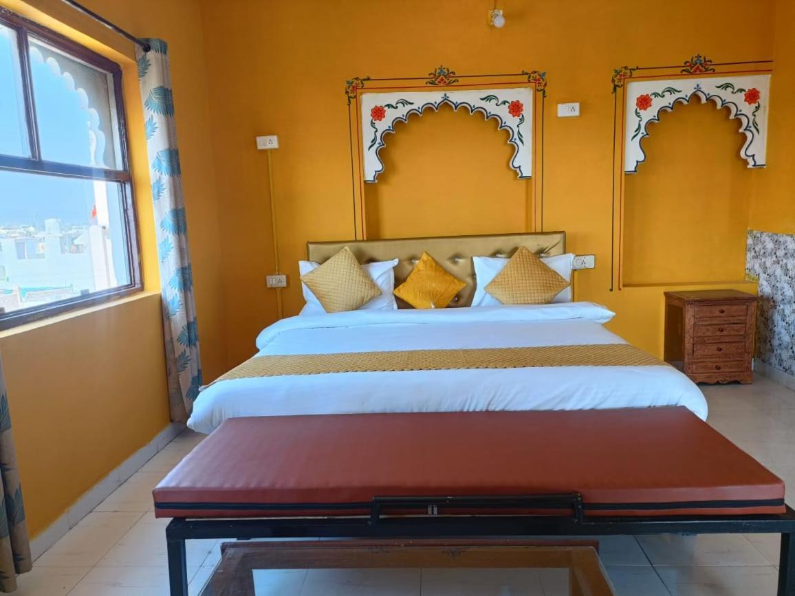 The Hostel Crown Udaipur Luaran gambar